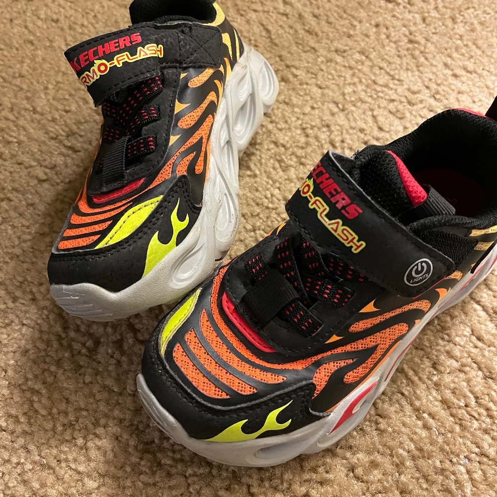 Sketchers Kids ThermoFlash Sneakers 11C